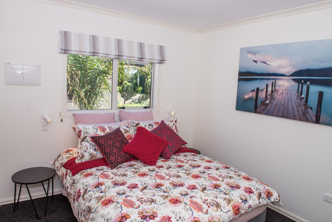 Waimapu Cottage Pyes Pa Exterior photo